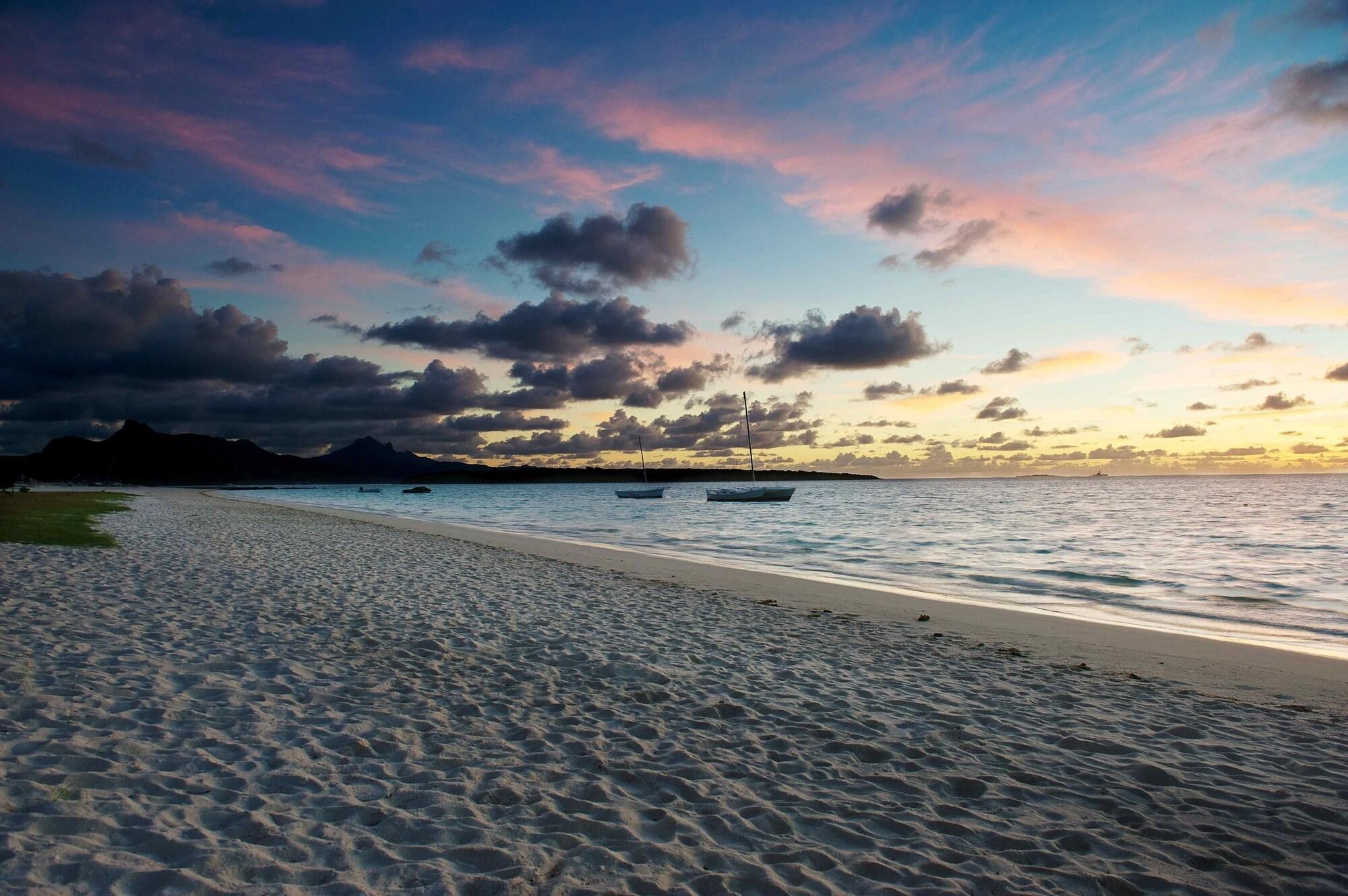 Paradise By Horizon Holidays * Pointe D'Esny